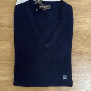 Express Men’s V-neck Sweater, Size L NWT